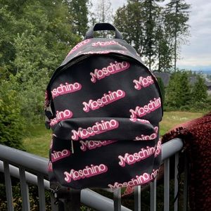5️⃣9️⃣0️⃣Barbie Moschino Backpack